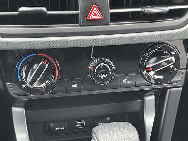 Vehicle image 22 of 33