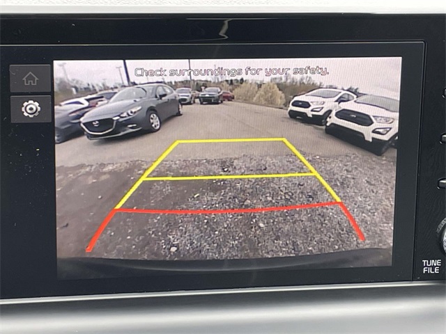 Vehicle image 21 of 33