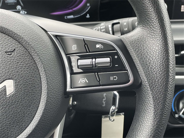Vehicle image 28 of 33