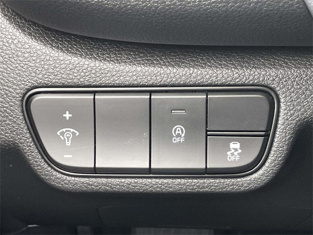 Vehicle image 26 of 33