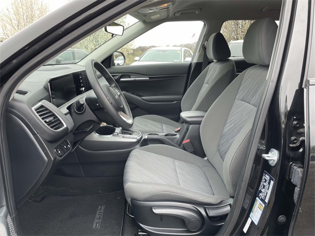 Vehicle image 13 of 33