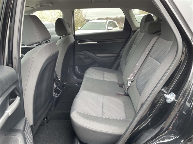Vehicle image 14 of 33