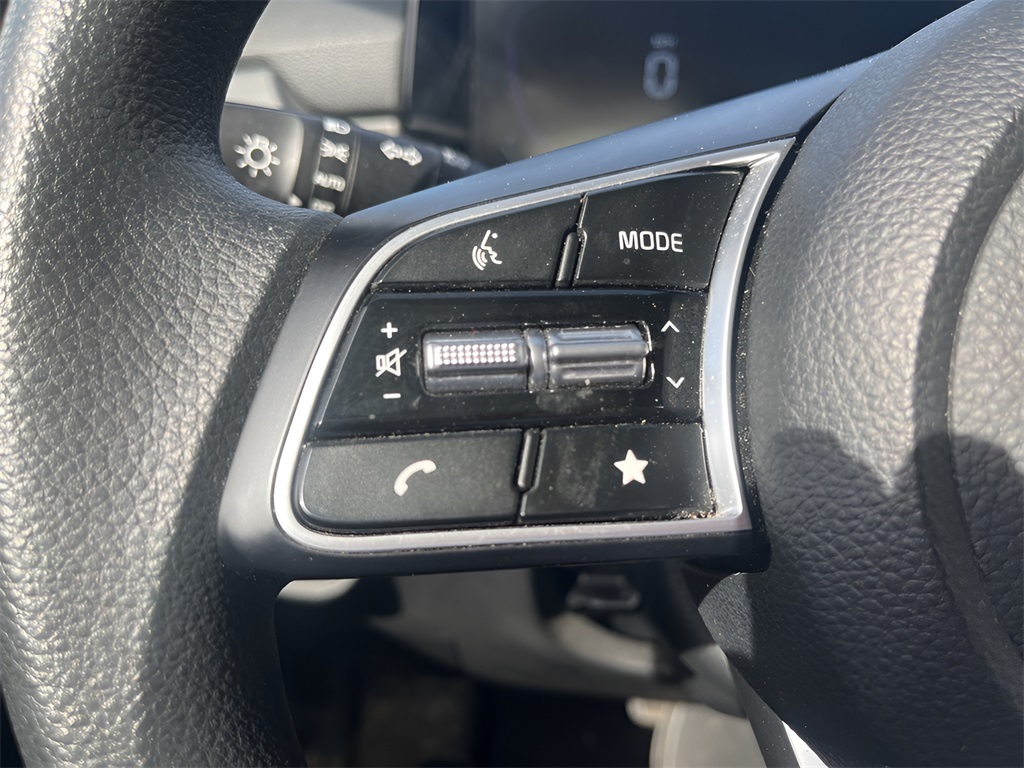 Vehicle image 17 of 34