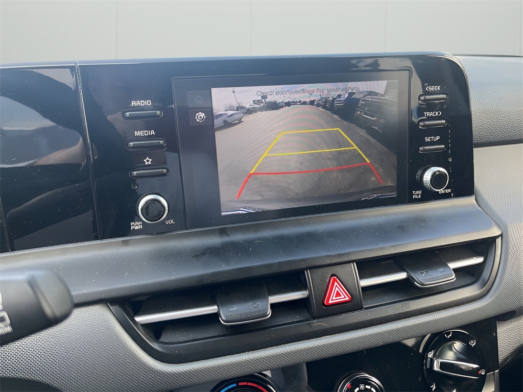 Vehicle image 21 of 34