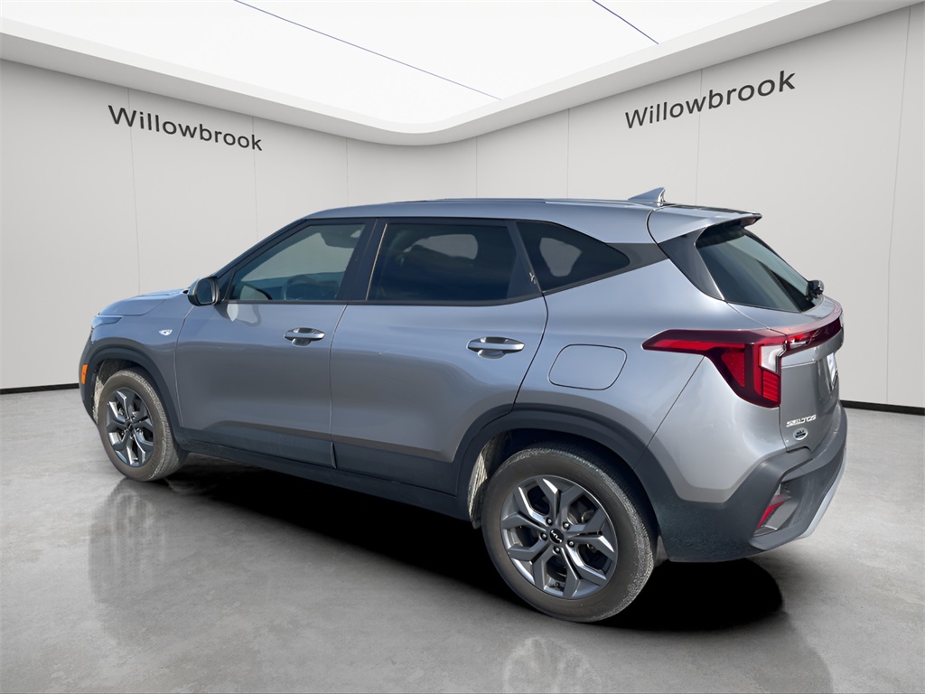 Vehicle image 6 of 34