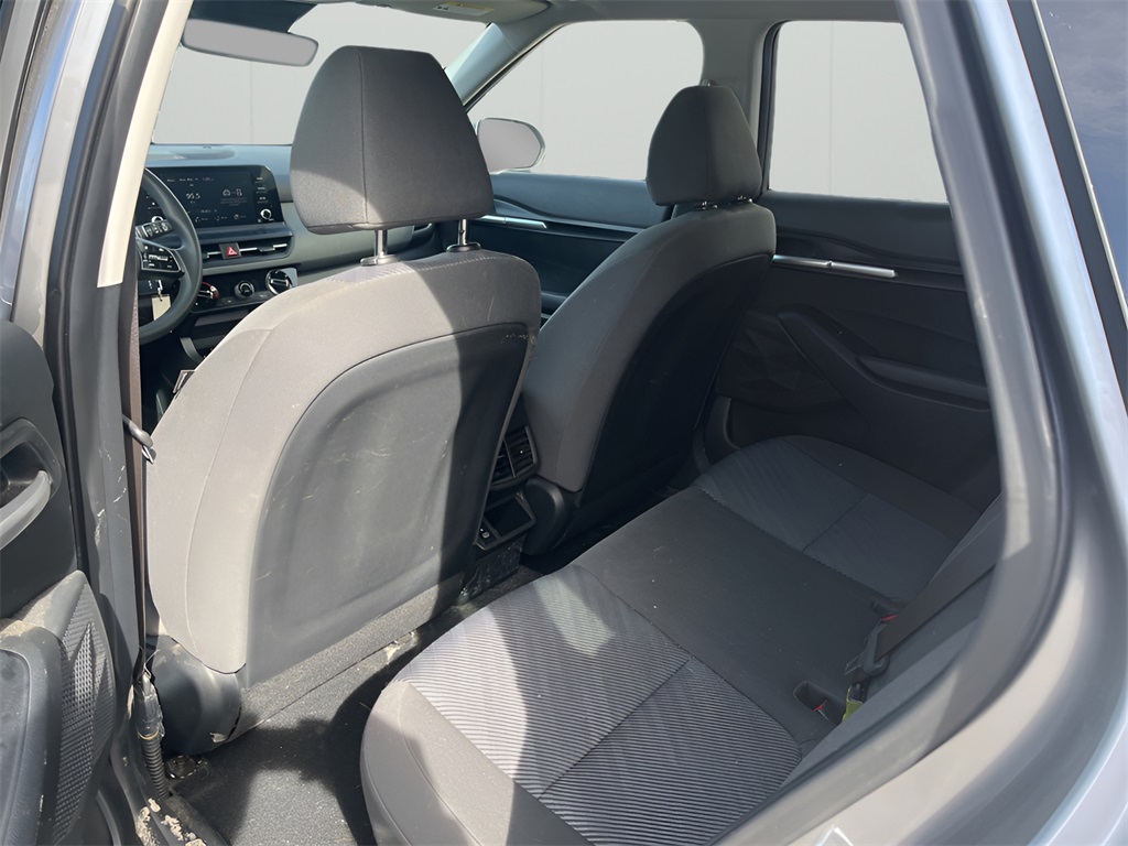 Vehicle image 14 of 34