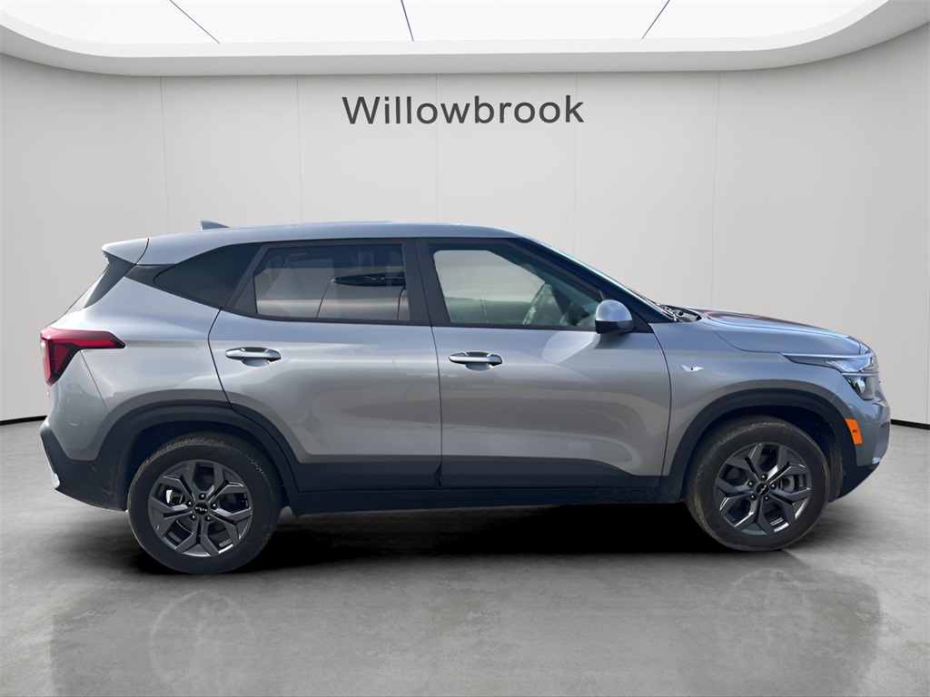 Vehicle image 4 of 34