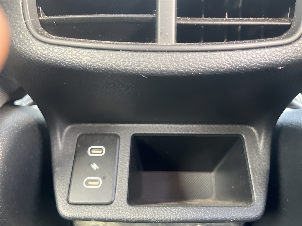 Vehicle image 12 of 34