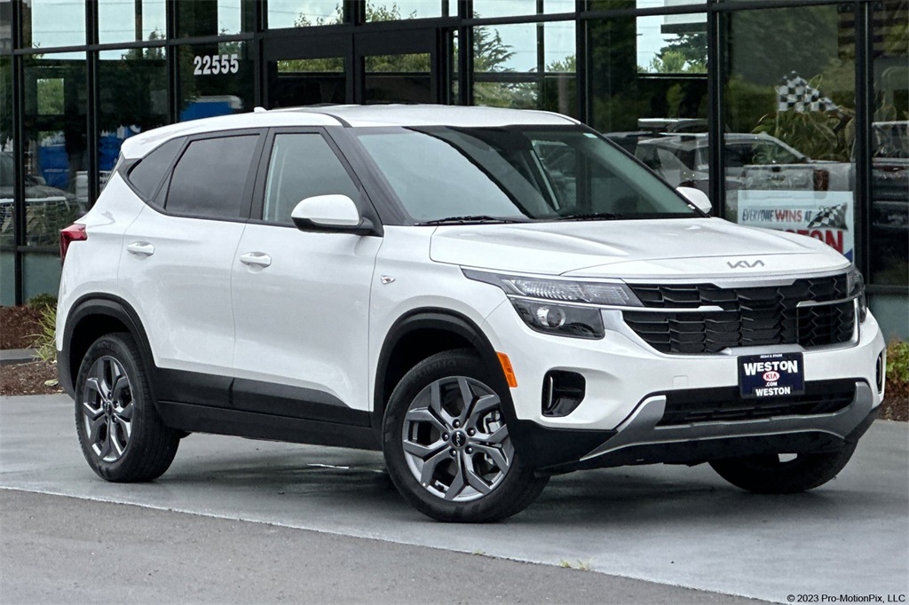 Vehicle image 4 of 29