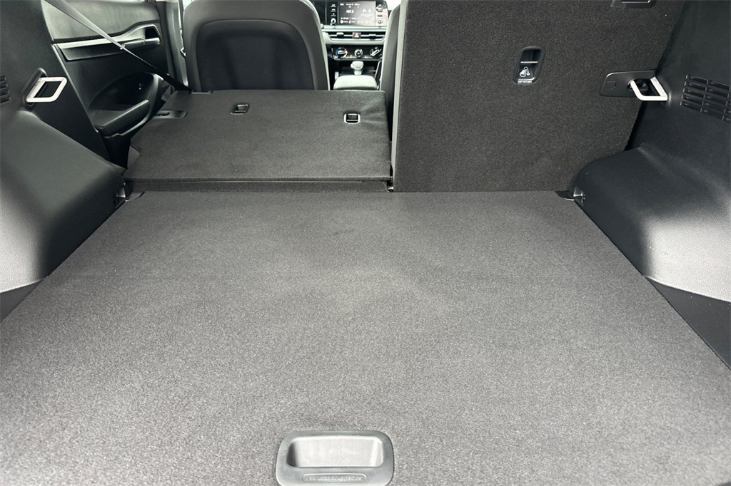 Vehicle image 16 of 29