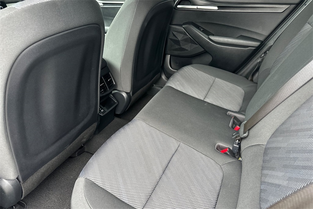 Vehicle image 13 of 29
