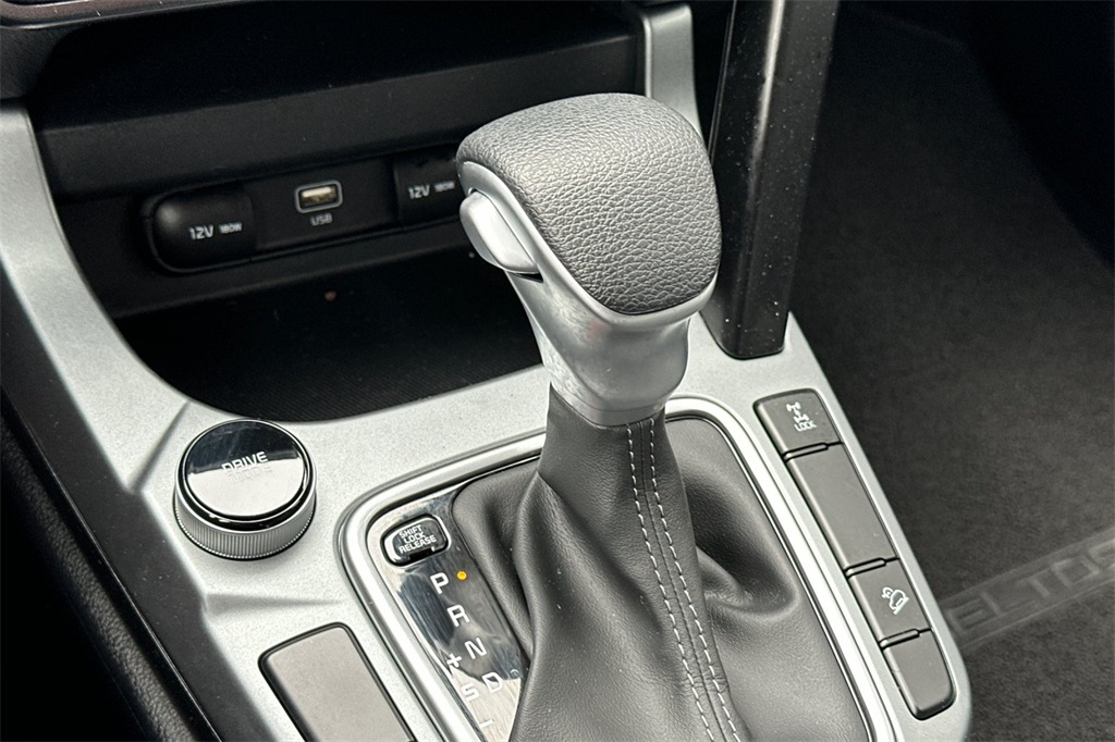 Vehicle image 22 of 29