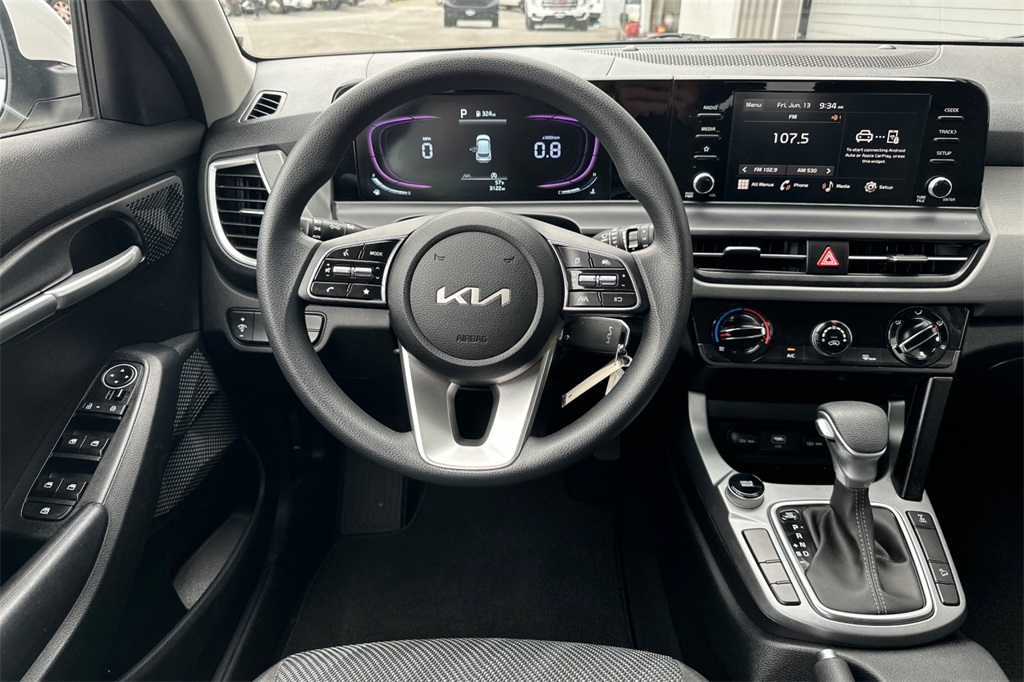 Vehicle image 15 of 29