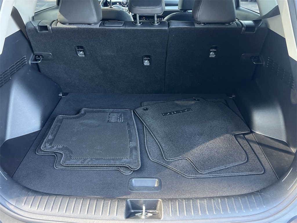 Vehicle image 26 of 34