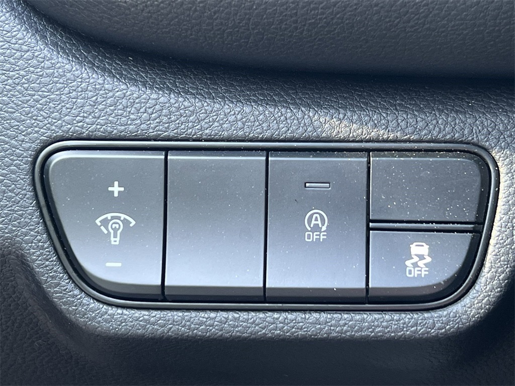 Vehicle image 18 of 34