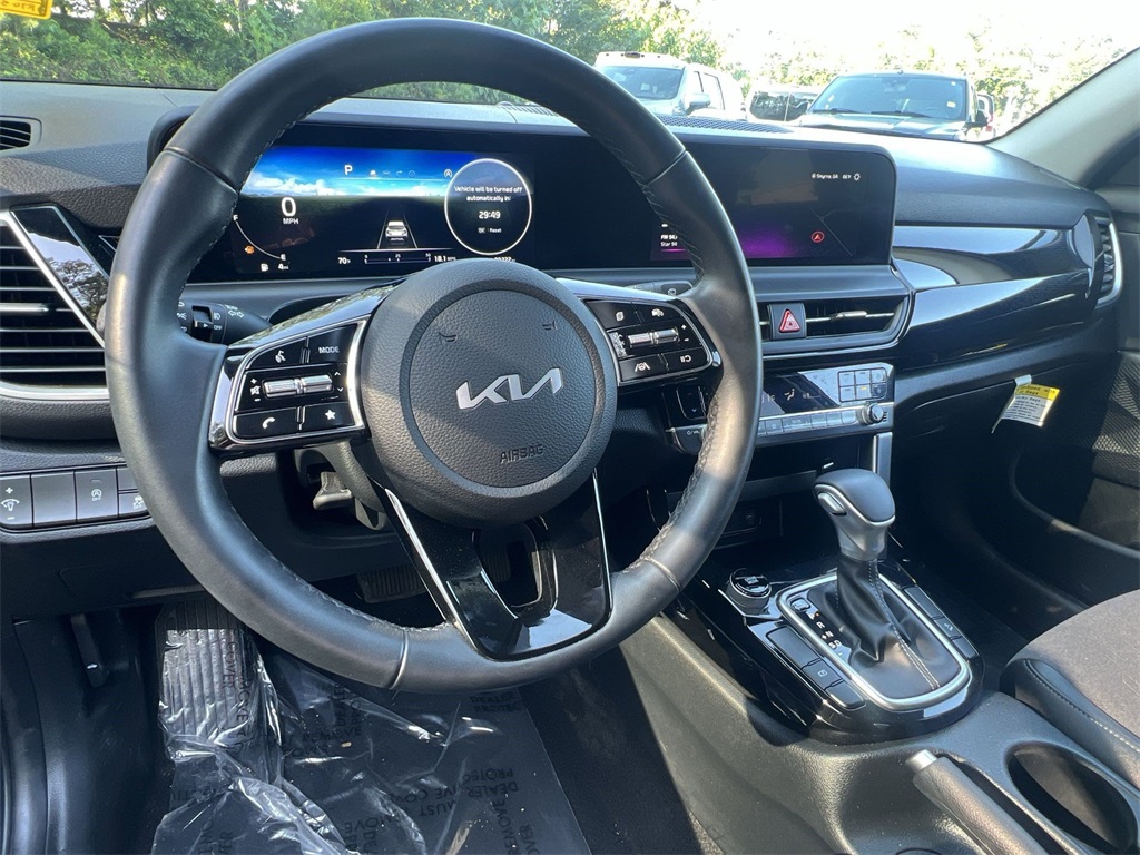 Vehicle image 10 of 34