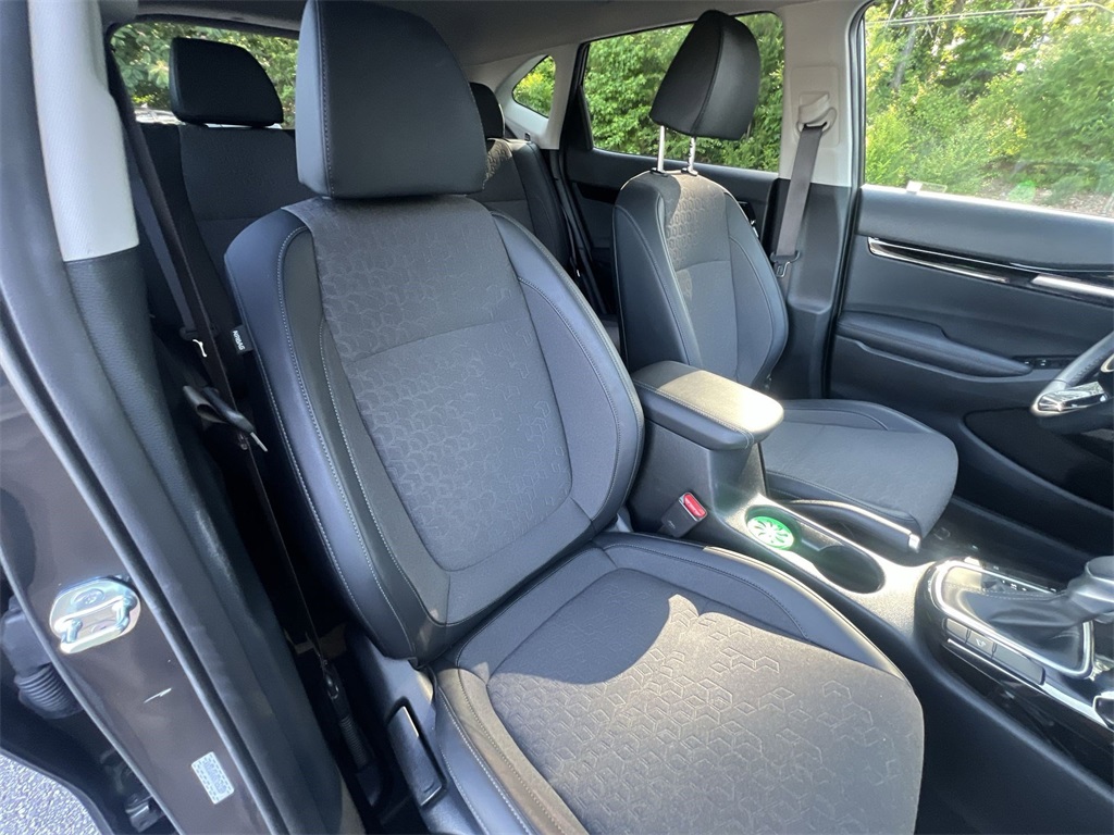 Vehicle image 28 of 34