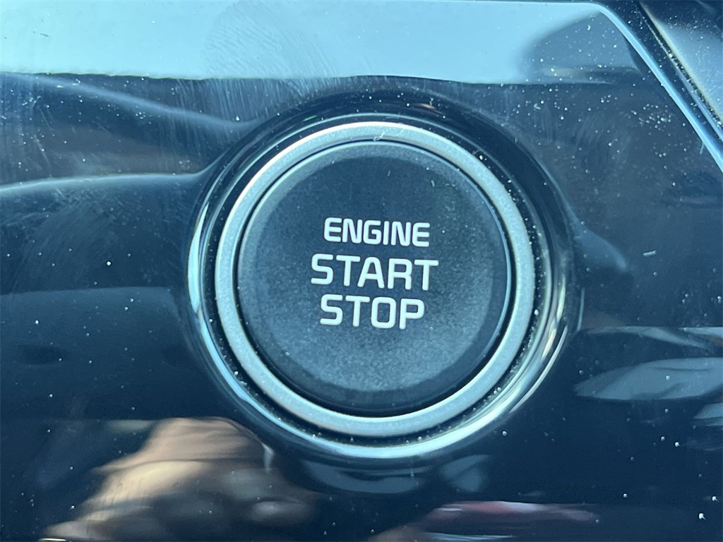 Vehicle image 17 of 34