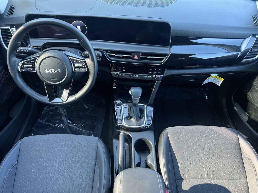 Vehicle image 20 of 34