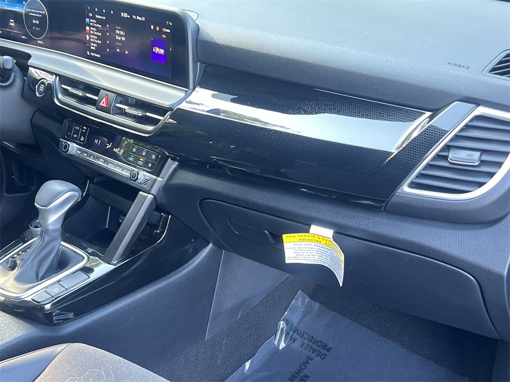 Vehicle image 29 of 34