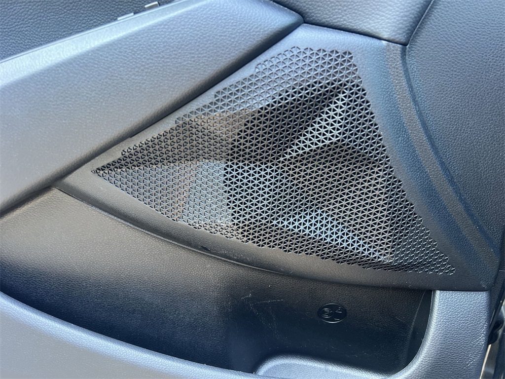 Vehicle image 24 of 34