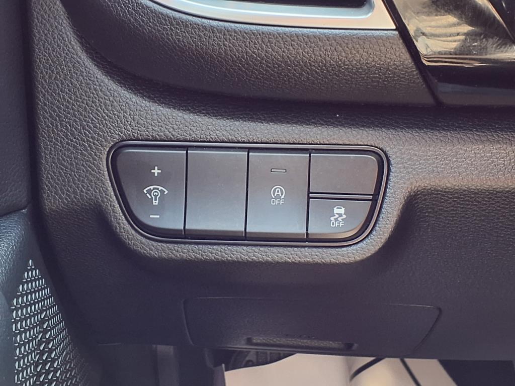 Vehicle image 17 of 18