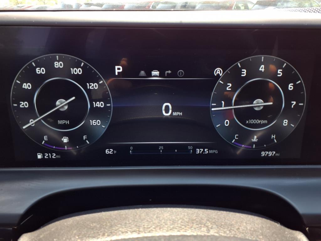 Vehicle image 12 of 18
