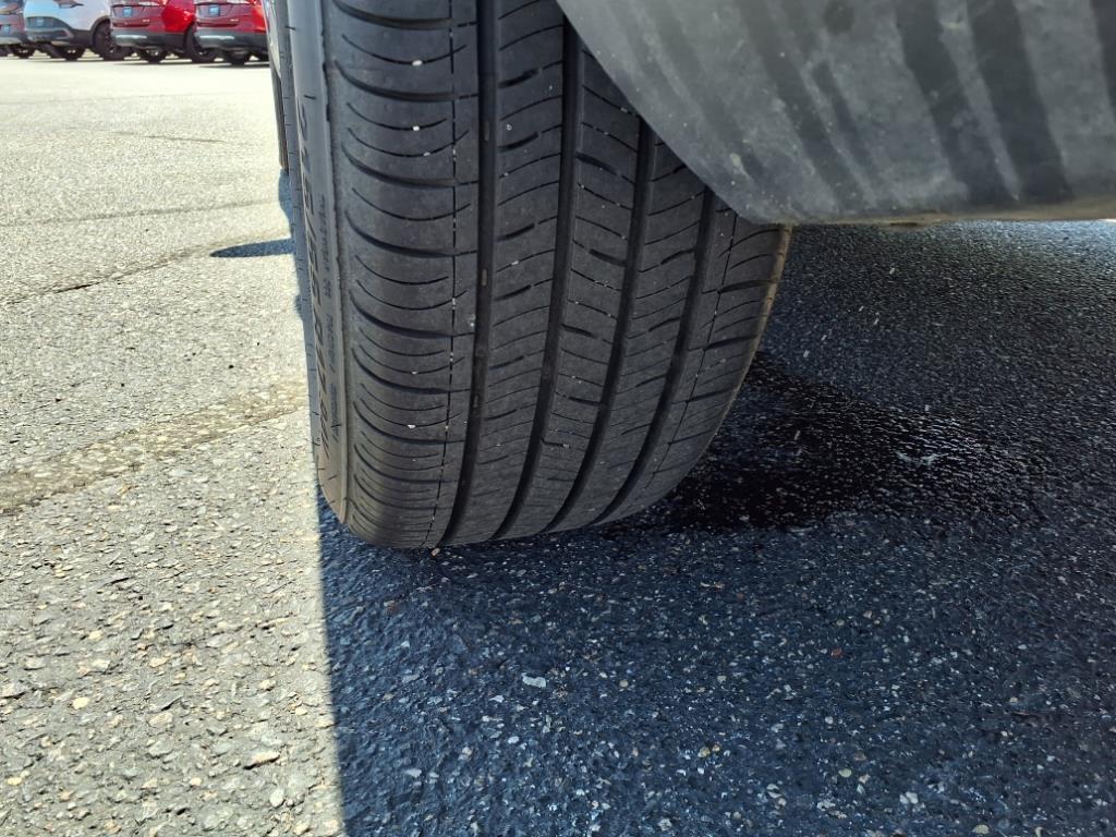 Vehicle image 6 of 18