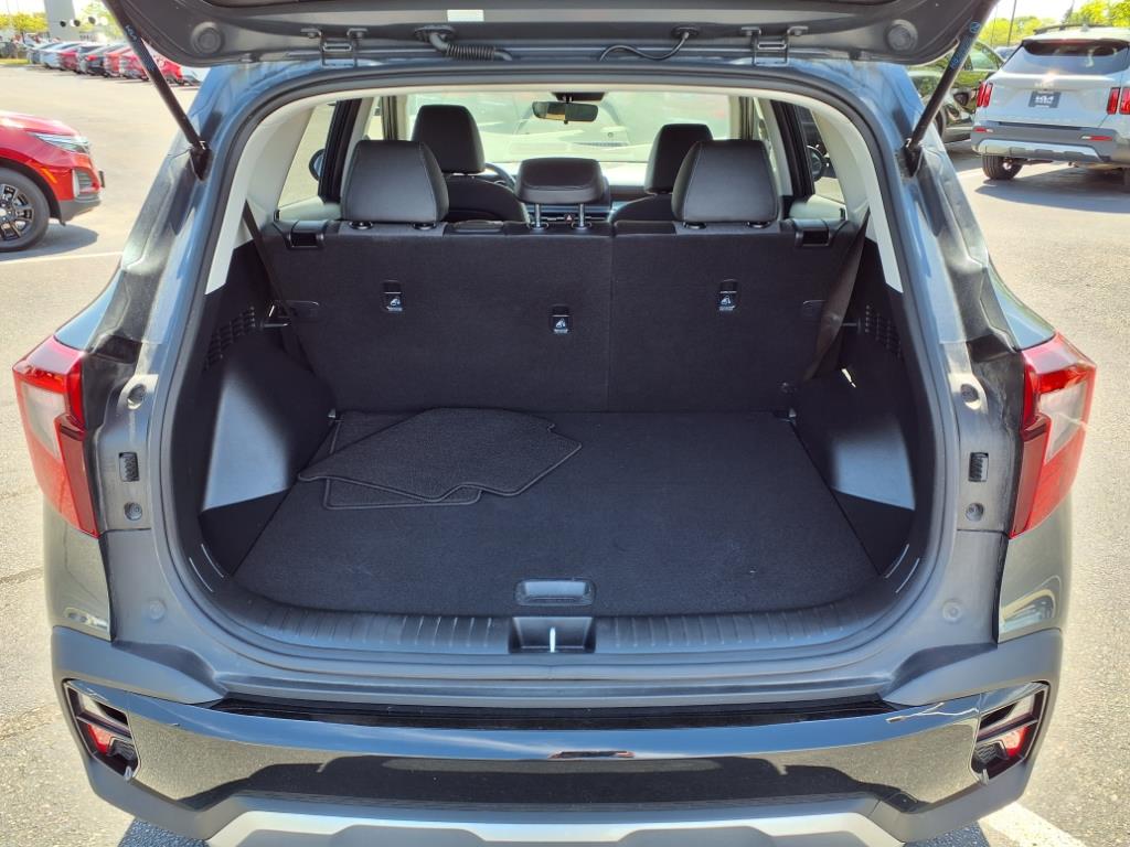 Vehicle image 5 of 18