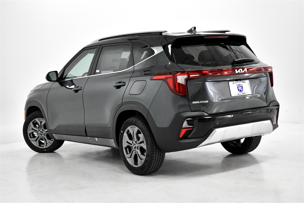 Vehicle image 7 of 25