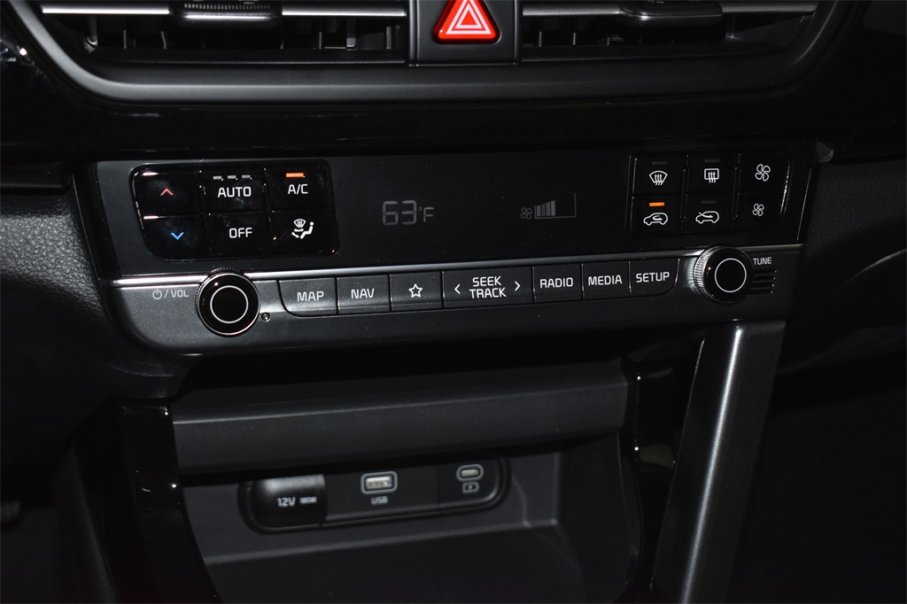 Vehicle image 17 of 25