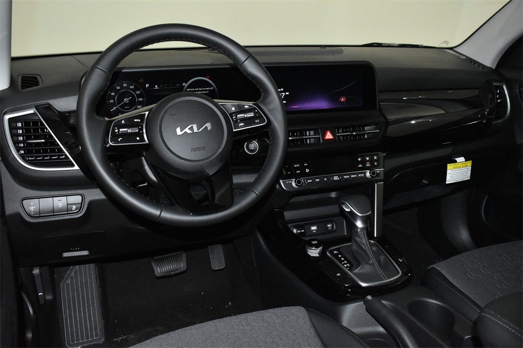 Vehicle image 11 of 25