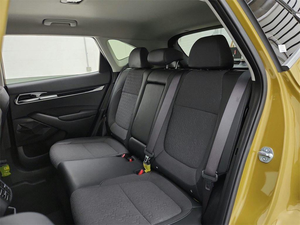 Vehicle image 12 of 30