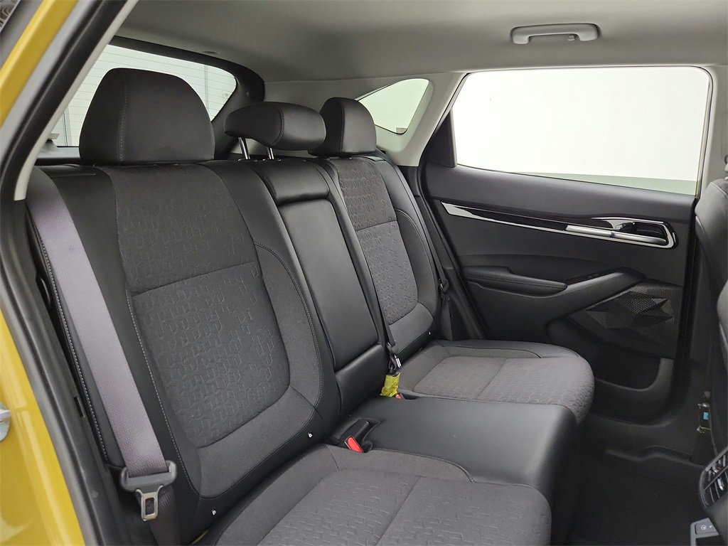 Vehicle image 11 of 30