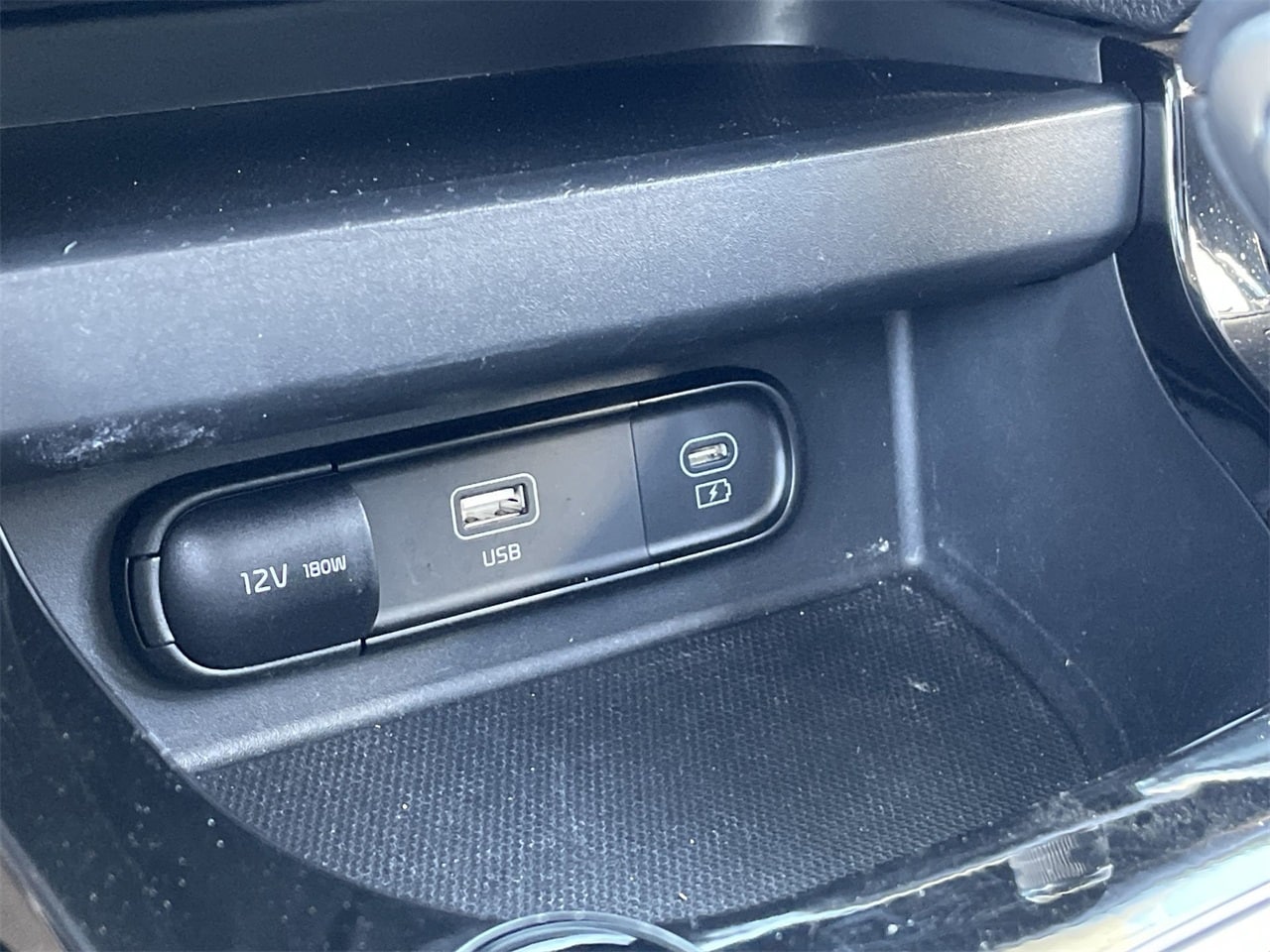 Vehicle image 27 of 30