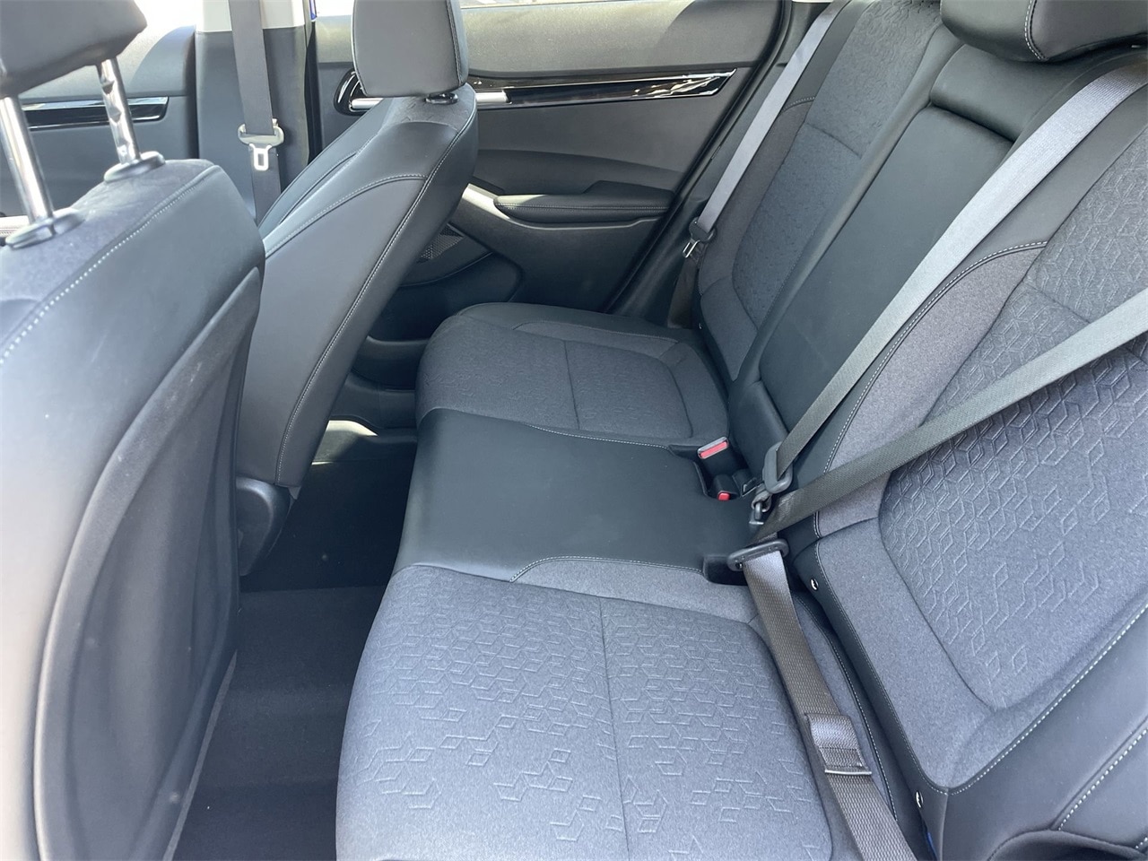 Vehicle image 16 of 30