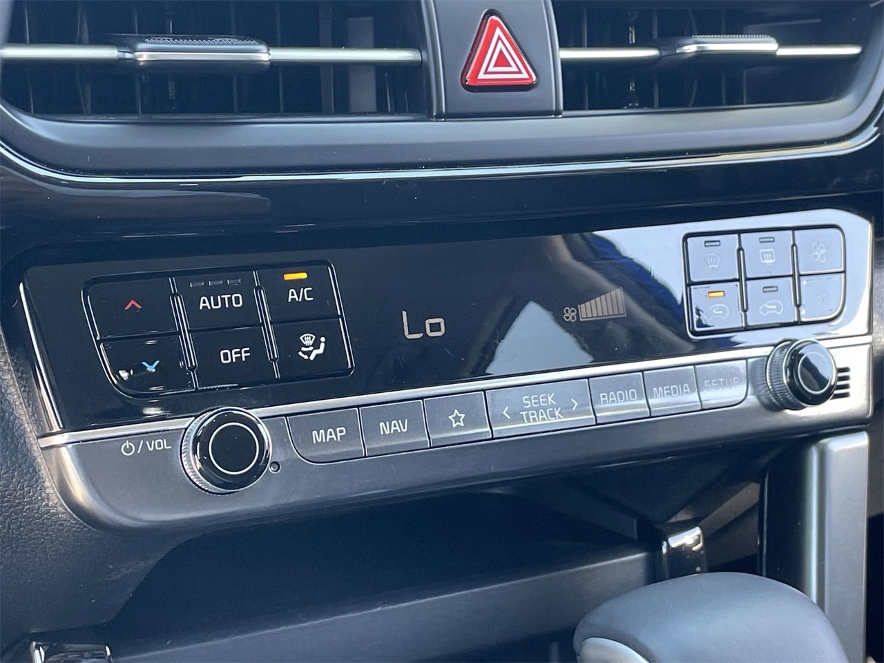 Vehicle image 26 of 30