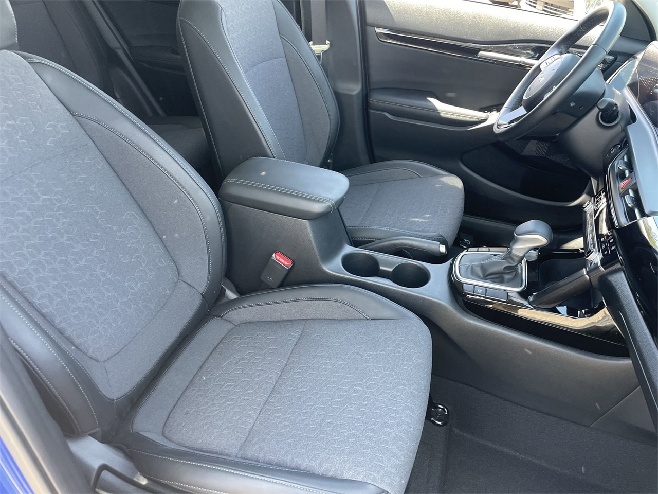 Vehicle image 10 of 30