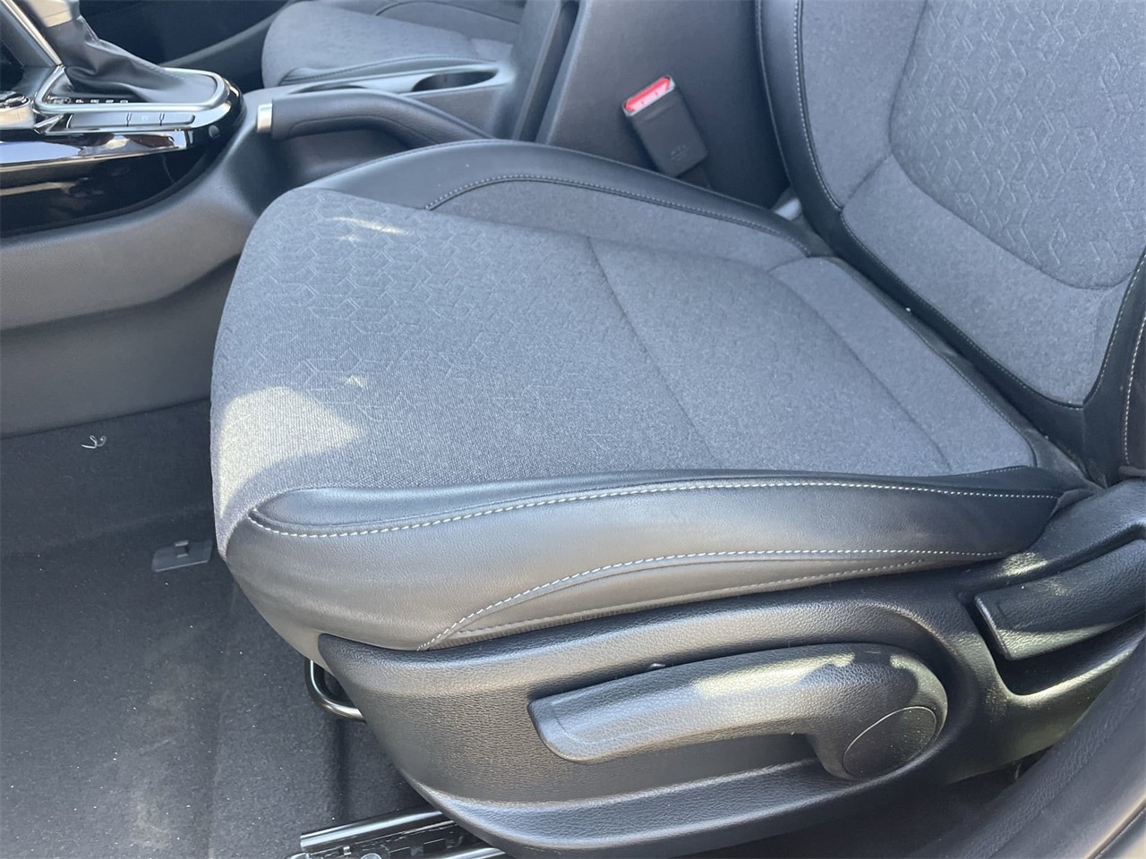 Vehicle image 19 of 30