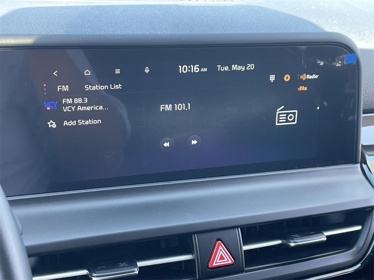 Vehicle image 24 of 30