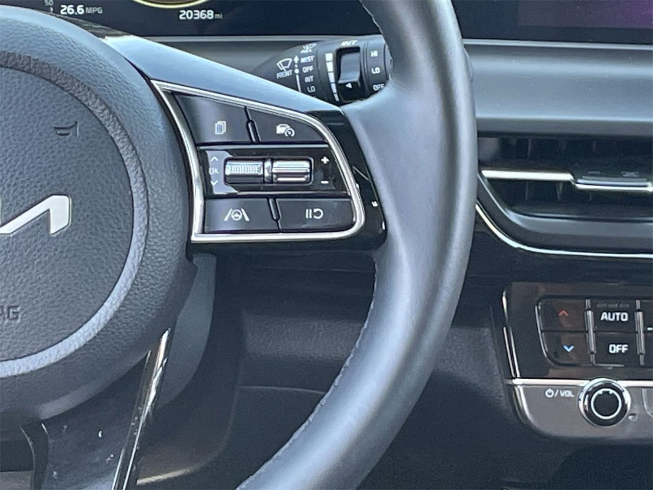Vehicle image 23 of 30