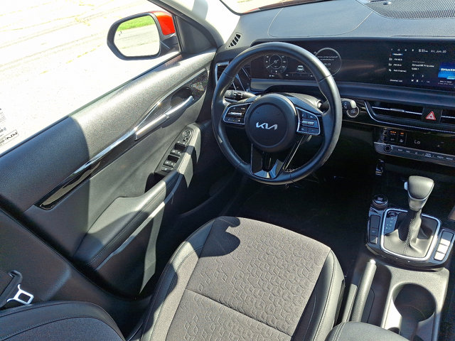 Vehicle image 21 of 31