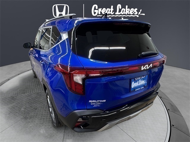 Vehicle image 6 of 18