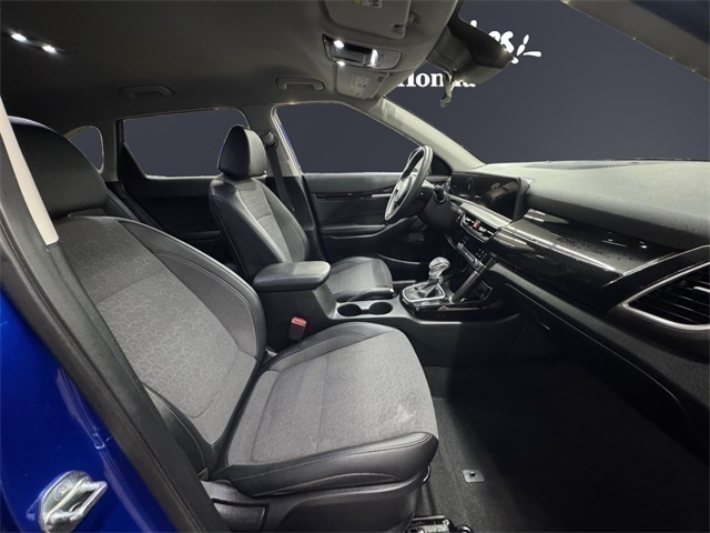 Vehicle image 13 of 18
