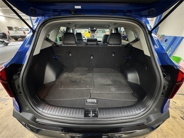 Vehicle image 11 of 18