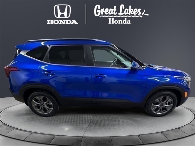 Vehicle image 4 of 18