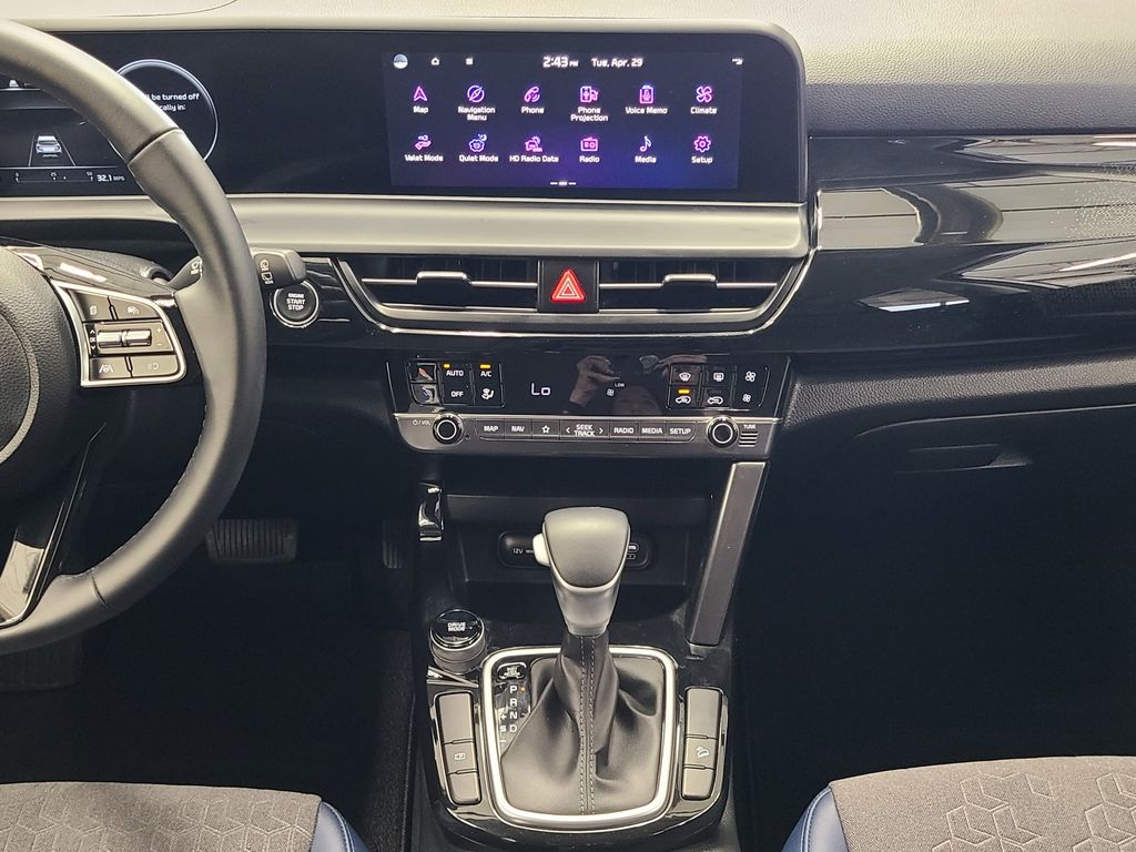 Vehicle image 25 of 40