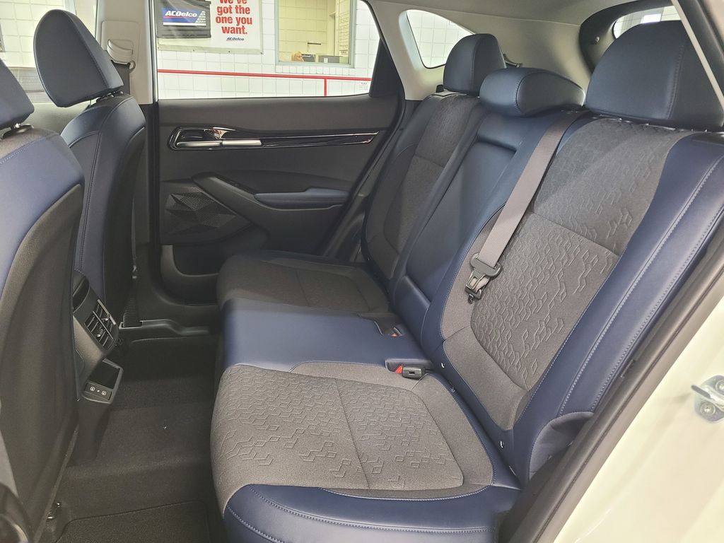 Vehicle image 20 of 40