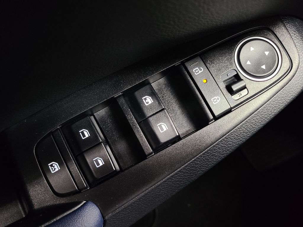 Vehicle image 35 of 40
