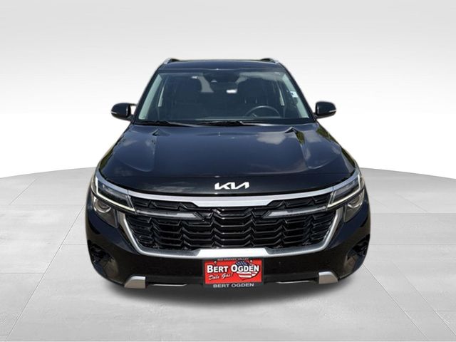 2024 Kia Seltos S Image 2 of 30